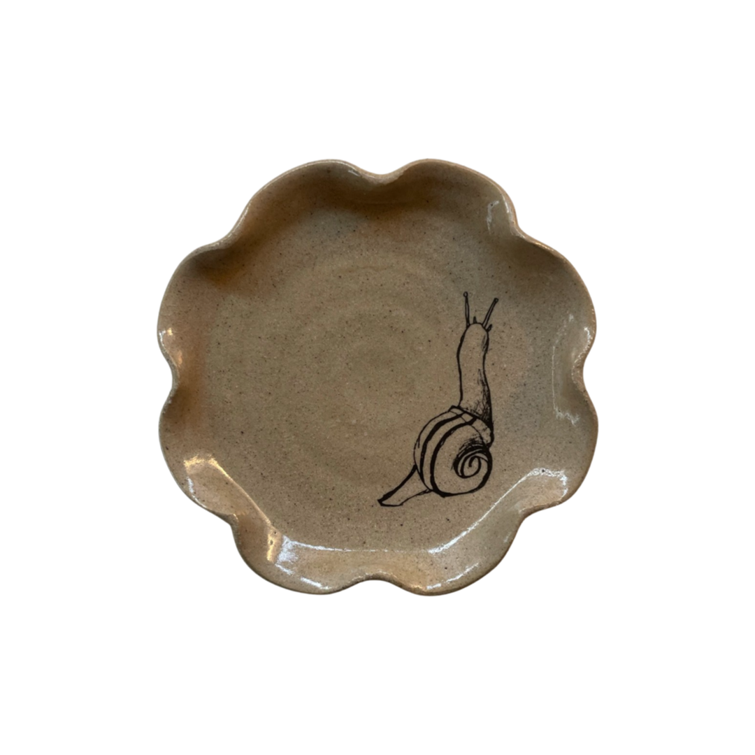 Frilly Dish - Snail