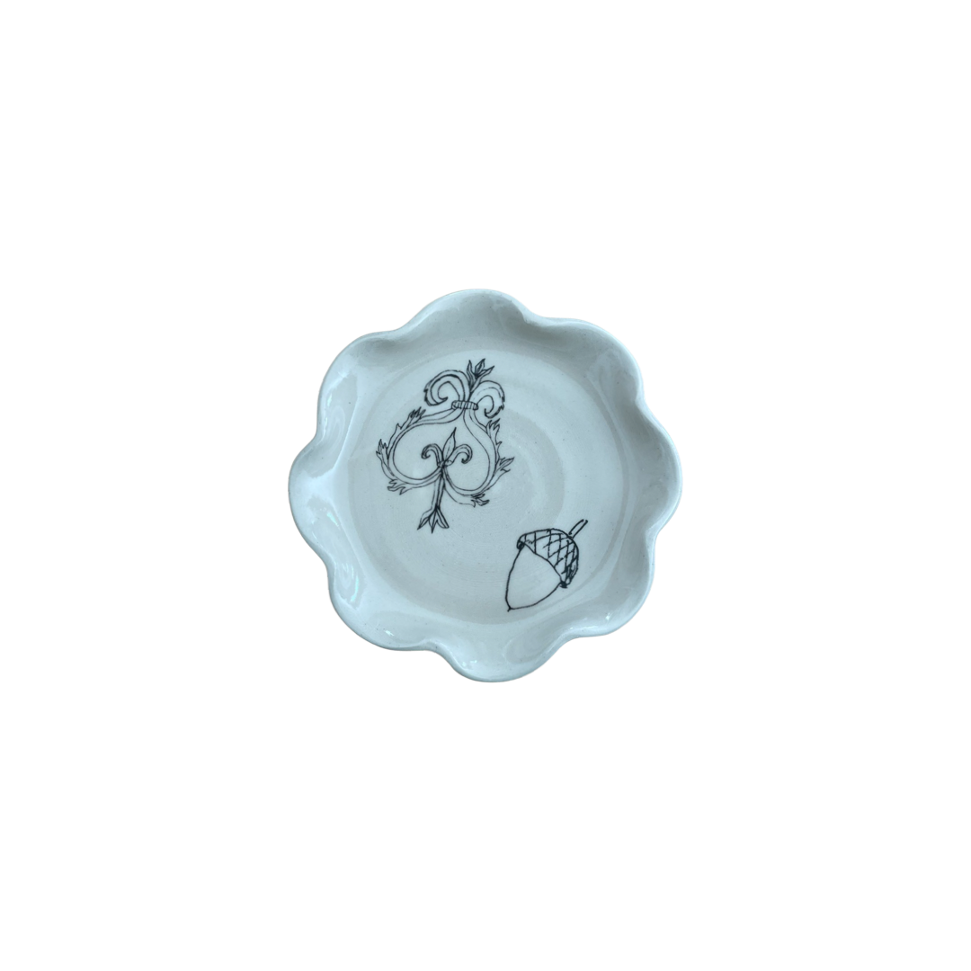 Frilly Dish - Acorn