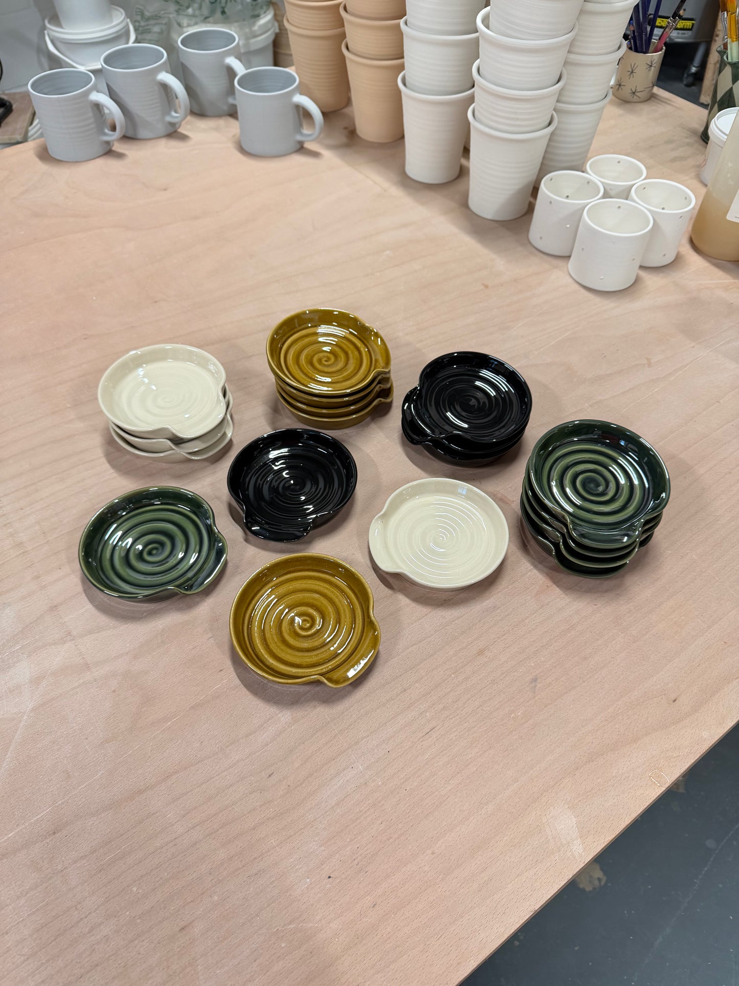 Glossy Cream Spoon Rest