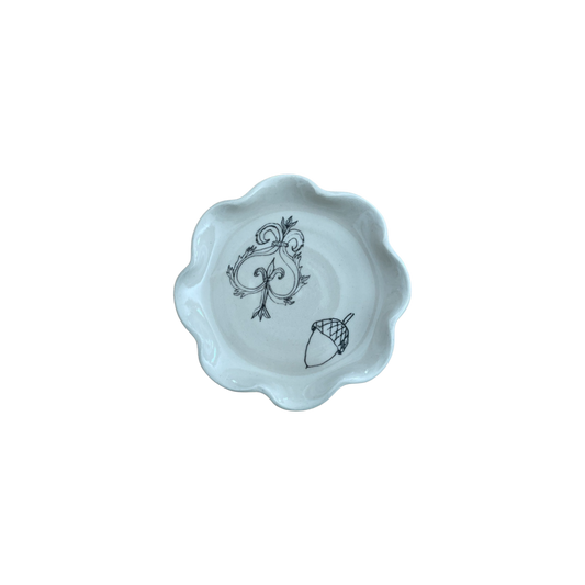 Frilly Dish - Acorn