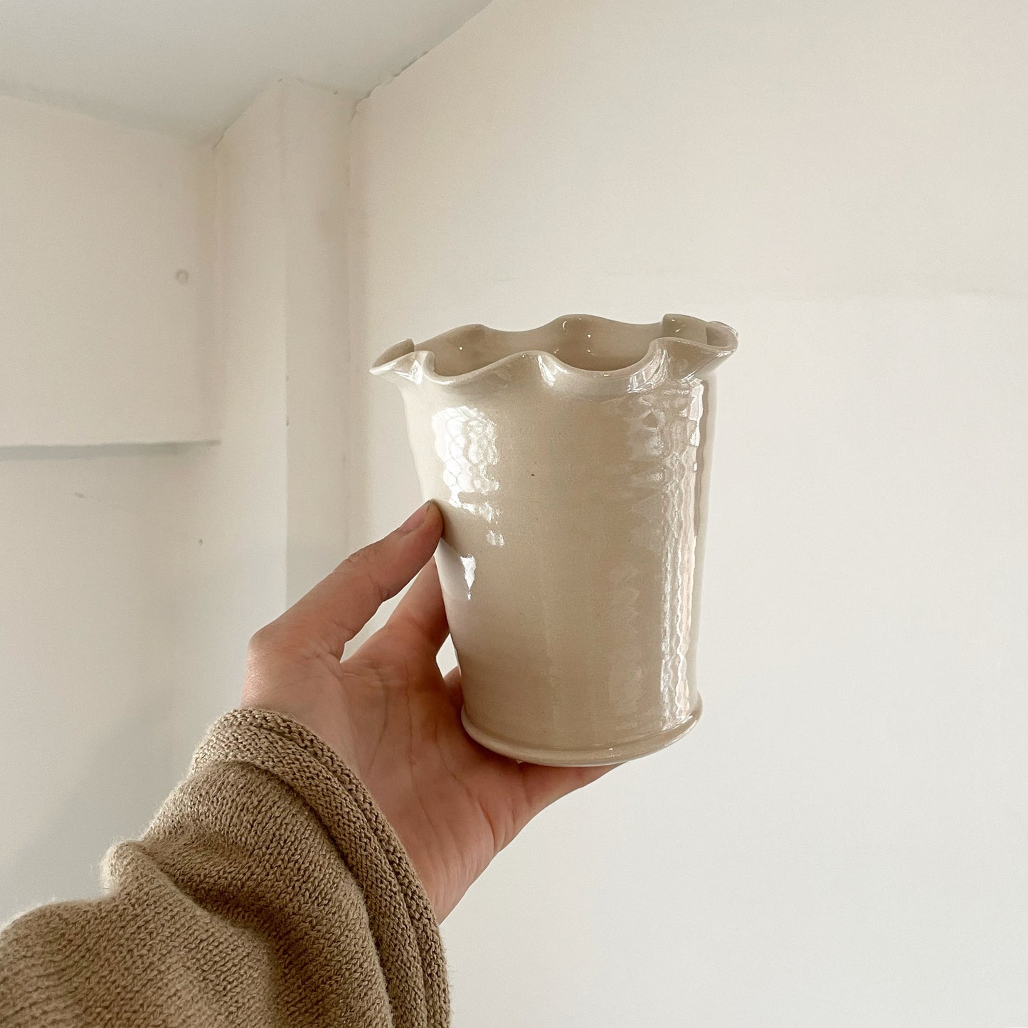 Frilly Vase Stoneware Small